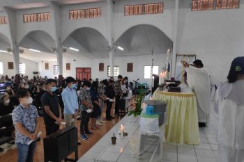 Pengurus OMK Paroki Rumengkor dilantik