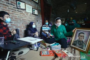 Istri Kasad wujudkan impian kakak adik disabilitas gelar pameran di Mabesad