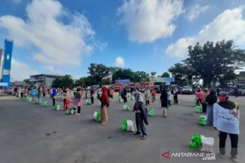 Pemprov Jambi salurkan 11.000 paket sembako murah untuk bantu warga masyarakat di 11 kabupaten/kota