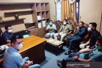 Pengusaha ekspedisi datangi DPRD Kotim minta solusi angkutan di Pelabuhan Sampit
