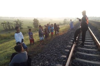 KAI Daop 7 Madiun minta warga tidak "ngabuburit" di jalur kereta