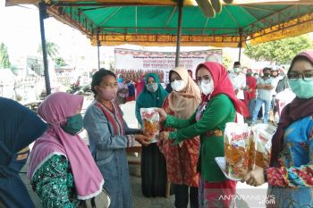 GOW Seruyan peringati Hari Kartini dengan menggelar pasar murah