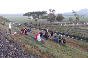 Daop Madiun tingkatkan pengamanan jalur KA dari aktivitas "ngabuburit" warga