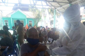 Kabupaten OKU percepat vaksinasi guru dan lansia
