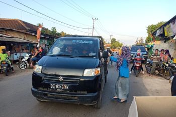 Harlah ke-61, kader PMII Lampung Timur bagi-bagi takjil