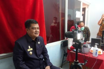 Bupati: Masyarakat Lampung Tengah bisa urus administrasi kependudukan via ponsel
