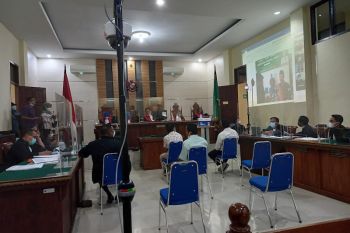 Banyak menjawab tidak tahu, hakim marahi saksi Purismono