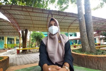Peduli Kesehatan, Guru madrasah di Agam  ciptakan lagu Ayo Pakai Masker