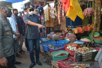 Bupati ASA pantau harga kebutuhan pokok di Pasar Sentral Sinjai