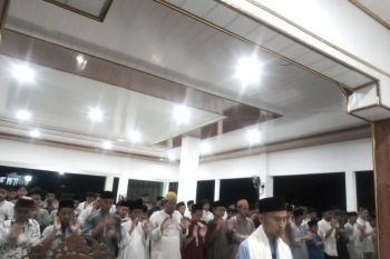 Santri Dewan Dakwah Lampung Shalat Ghaib untuk awak KRI Nanggala 402
