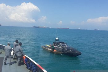 Bakamla jemput dua nelayan Batam masuk perairan Malaysia
