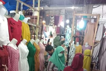 Pedagang Pasar Aur Kuning, "Tanah Abang" ke 2 di Bukittinggi ini berharap kembali kemasa jayanya
