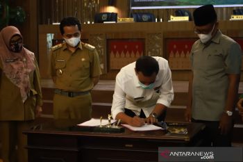 Bupati-Ketua DPRD berharap RPJMD 2021-2026 jadi pondasi wujudkan Pesisir Selatanlebih sejahtera, maju dan bermartabat