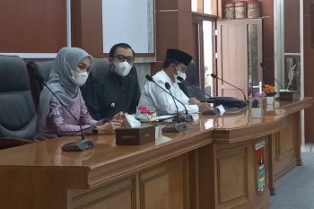 Pemkot Bukittinggi-pelaku wisata gelar diskusi untuk tingkatkan ekonomi pariwisata