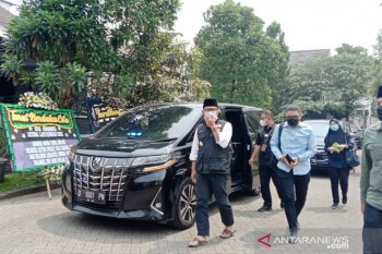 Ridwan Kamil beri Rp100 juta keluarga almarhum Letkol Irfan Suri korban KRI Nanggala-402