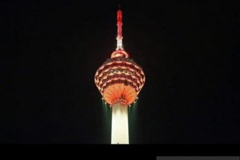 Hormati musibah KRI Nanggala, sejumlah gedung di Malaysia nyalakan lampu merah putih