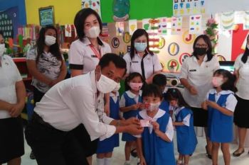 Dukcapil Minahasa Tenggara mulai salurkan Kartu Identitas Anak