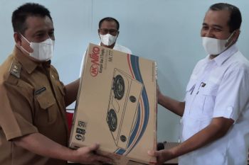 Pemkab Bantul menyalurkan bantuan fasilitas selter COVID-19 kelurahan
