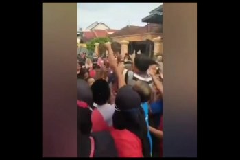 Sebar duit ke warga, oknum kades dikenakan denda