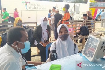 Santri tiba di Pamekasan saat libur Lebaran jalani pemeriksaan kesehatan