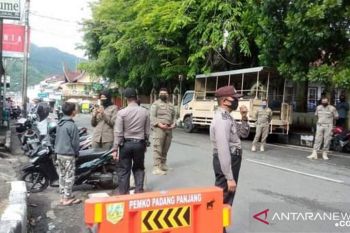 Tak patuhi Prokes, 22 warga Padang Panjang terjaring razia