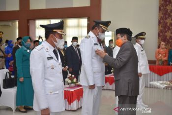 Gubernur Sulteng  ingatkan pemkab/pemkot tidak lengah tangani COVID