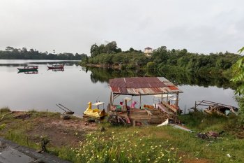 Kabupaten Mukomuko tolak hiburan rakyat di tempat wisata