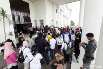 Buruh Tanjungpinang minta pengusaha segera bayar THR