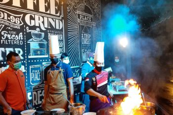 Hidangan serba bakar hadir di Kampung Ramadhan Truntum Padang
