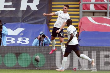 Klasemen Liga Inggris: Liverpool bisa bantu City juara malam ini