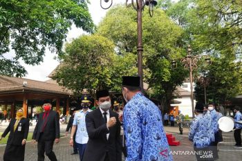 Wali Kota mendorong para guru di Solo beradaptasi dengan teknologi