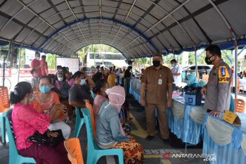 Ratusan purnawirawan dan lansia di Inhu divaksin COVID-19