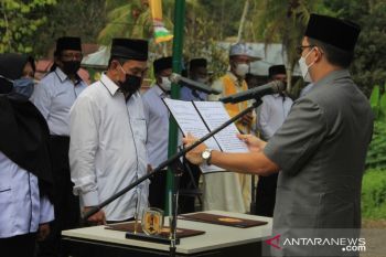 BPD di 11 Kecamatan dilantik, Bupati HST ingatkan tidak bermain proyek desa