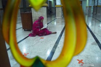 Itikaf Ramadhan Umat Muslim Madiun