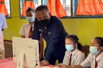 PTPN V salurkan 25 komputer dan internet bantu wujudkan Merdeka Belajar