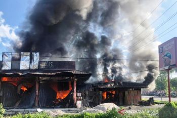 Kebakaran Senin pagi di Lubukbasung, pemilik rugi Rp5 miliar