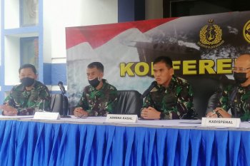 Mantan Dansatsel bantah kena radiasi serbuk besi kapal selam