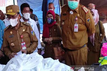 Warga Palu serbu pasar murah ramadhan