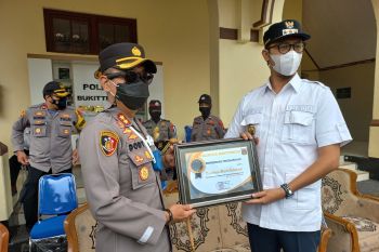 Saat libur Lebaran 1442 H, jumlah pengunjung setiap objek wisata di Bukittinggi dibatasi