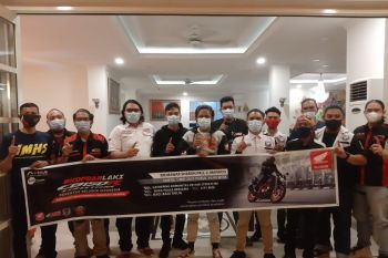 Kopdar Komunitas Motor Honda CB150R, bagi- bagi Takjil hingga buka puasa bersama