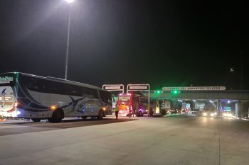 Kendaran lalui tol Lampung jelang pelarangan mudik mulai ramai