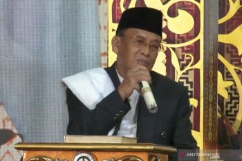 RRI anugerahi qari Muammar ZA penghargaan  pengabdian seumur hidup