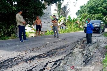 Jelang Lebaran, Dinas PUPR Barut  cek infrastruktur jalan dan jembatan