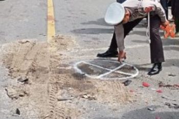 Bus dan truk terlibat laka lantas  di Tol Cipularang, dua orang tewas