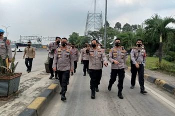 Kepala Polda Banten pastikan arus angkutan pasokan logistik Jawa-Sumatera lancar