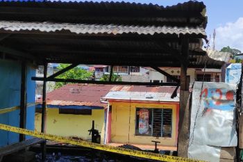 Bengkel tambal ban sepeda motor di Jayapura terbakar