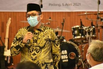 Hendri Septa Bangga dengan Semen Padang