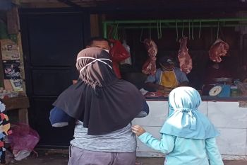 Harga daging di Mesuji naik jadi Rp150 ribu/kg