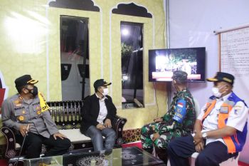 Tinjau pos pengamanan, Bupati Lobar nilai pelaksanaan pengamanan berjalan baik