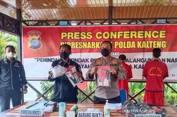 Polda Kalteng sita setengah kilogram lebih sabu dari tiga tersangka